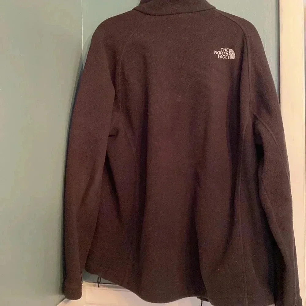The North Face - men’s black fleece xl zip up - zip up pockets
